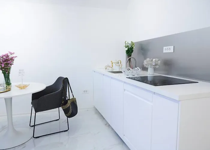 White Bliss Hideaway